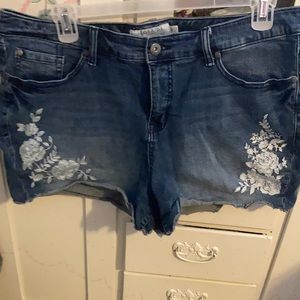 Torrid Rose Embroidered Jean Shorts (short)